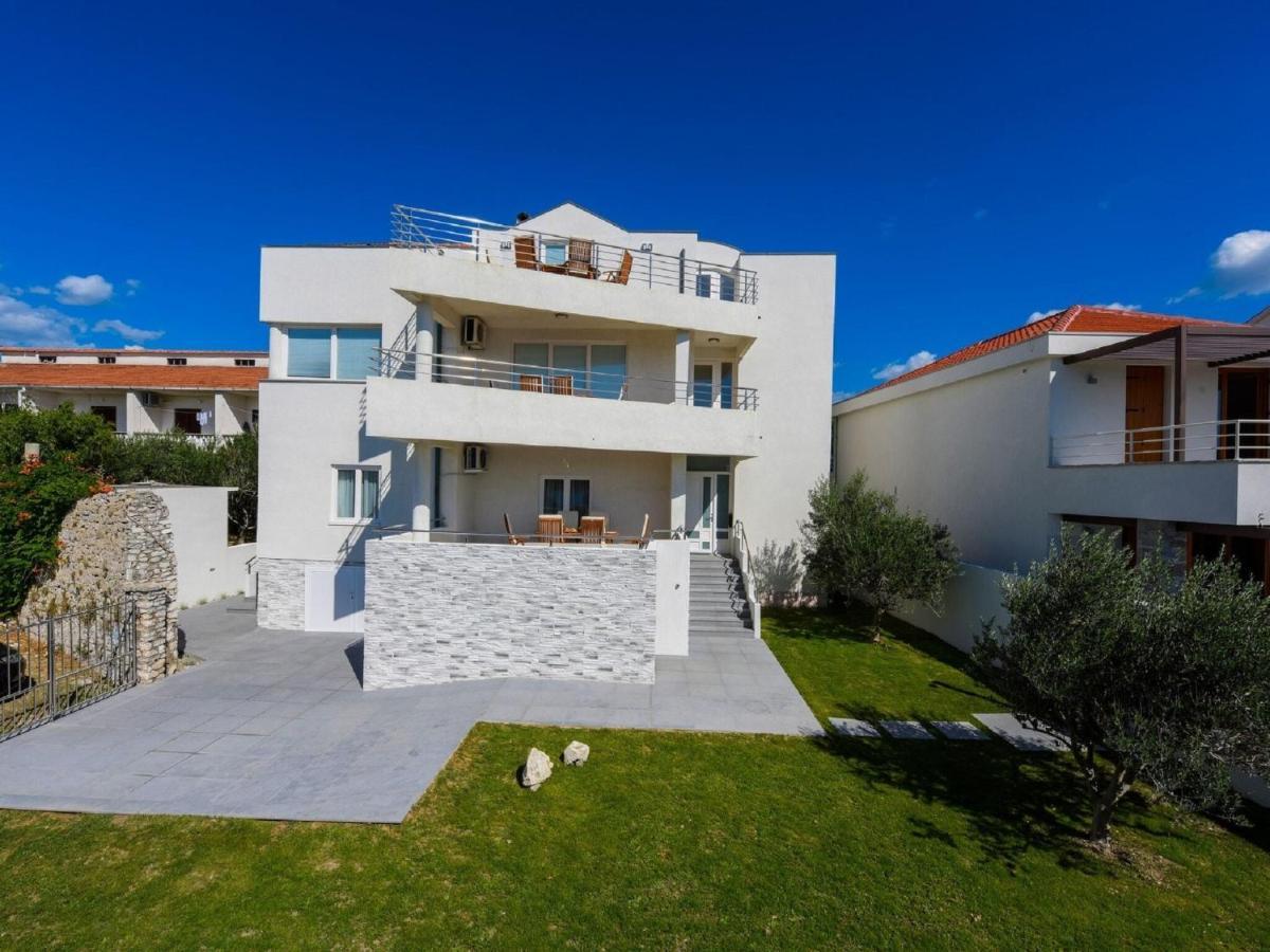 Modern Villa In Nin With Terrace Exterior foto