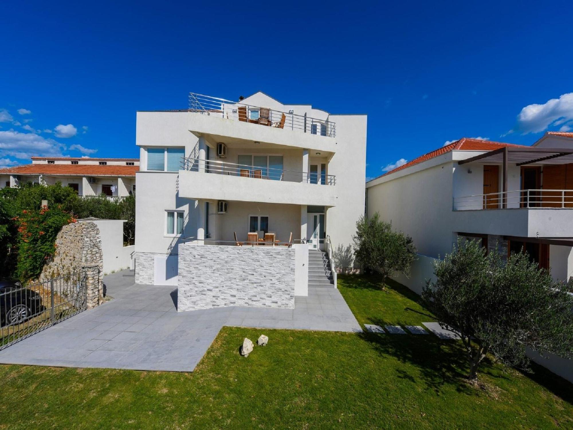 Modern Villa In Nin With Terrace Exterior foto