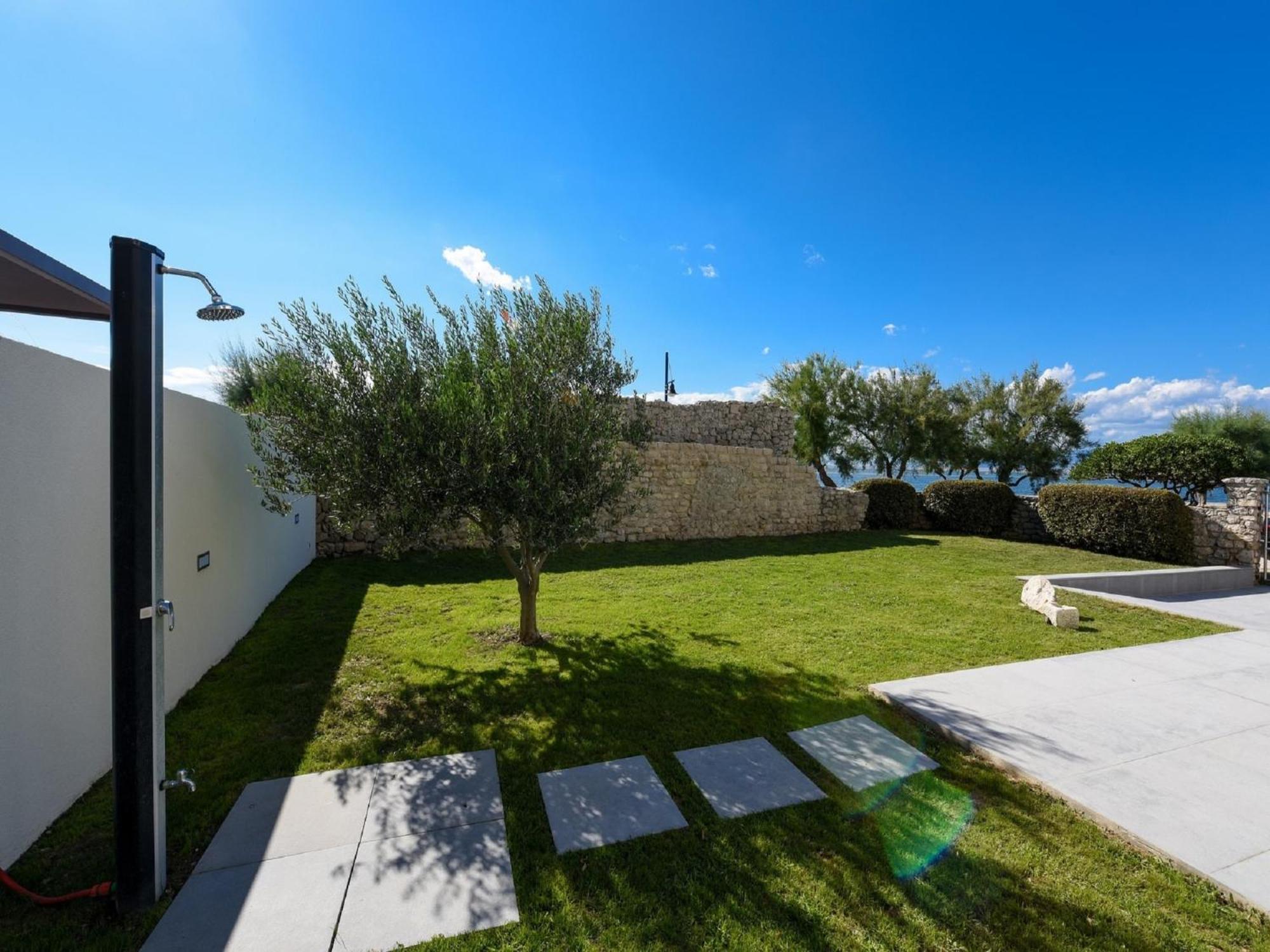 Modern Villa In Nin With Terrace Exterior foto